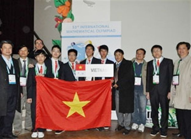 นักเรียนเวียดนามได้รับเหรียญทองในการแข่งขันคณิตศาสตร์โอลิมปิกครั้งที่ 53