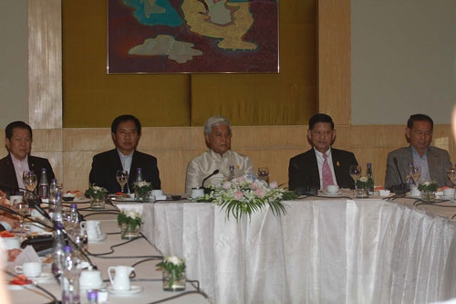 พรรคร่วมรัฐบาลไทยจะเดินหน้าทำการแก้ไขรัฐธรรมนูญต่อไป