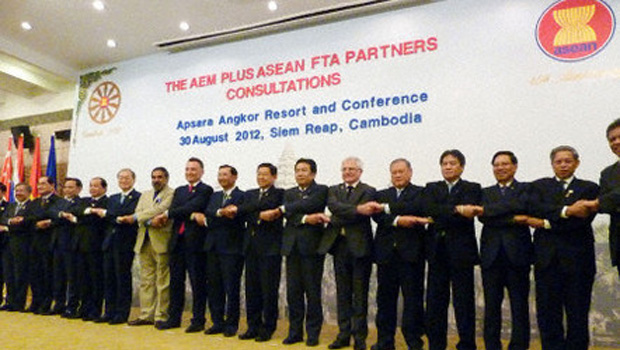 อาเซียนและ 6 ประเทศคู่เจรจาเห็นพ้องกันว่า จะเริ่มจัดการเจรจาหุ้นส่วนเศรษฐกิจในทุกด้านในภูมิภาค