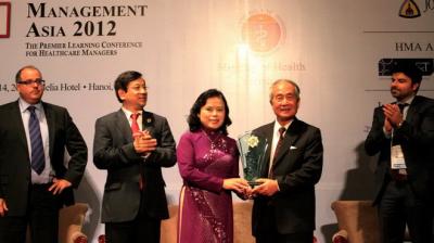 โรงพยาบาลเวียดนามได้รับรางวัล “โรงพยาบาลที่มีการบริหารดีเด่นในทวีปเอเชีย ประจำปี2012”