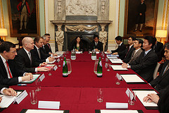 รัฐมนตรีว่าการกระทรวงการต่างประเทศญี่ปุ่นเยือนอังกฤษ