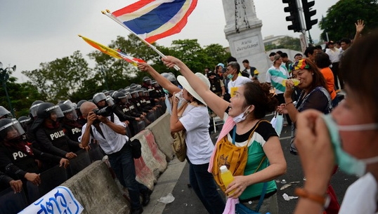 องค์การพิทักษ์สยามประกาศยุติการชุมนุมอย่างกระทันหัน