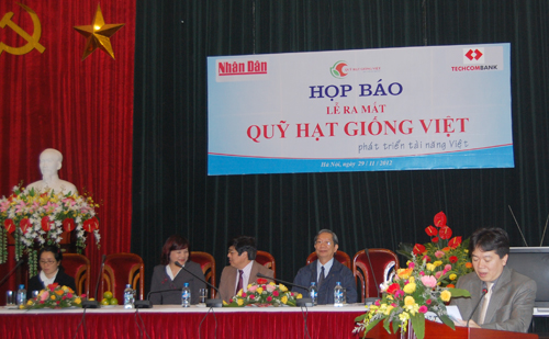 กองทุน Hạt giống Việt เพื่อช่วยเหลือนักเรียนและนักศึกษาที่มีฐานะยากจนแต่มีผลการเรียนที่ดี