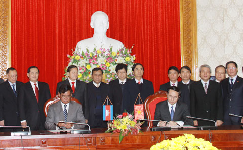 ผลักดันความร่วมมือระหว่างกระทรวงรักษาความมั่นคงทั่วไปเวียดนามกับกระทรวงมหาดไทยของกัมพูชา