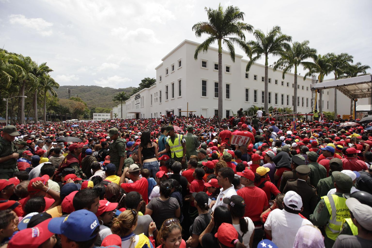 ประชาชนเวเนซูเอลาแสดงความเสียใจต่อการถึงแก่อสัญกรรมของประธานาธิบดี ฮูโก ชาเวซ