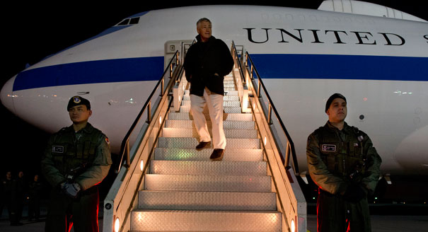 รัฐมนตรีว่าการกระทรวงกลาโหมคนใหม่ของสหรัฐเยือนอัฟกานิสถาน