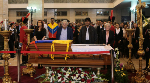 เวเนซูเอลายกเลิกแผนการใช้นํ้ายาอาบศพอดีตประธานาธิบดี ฮูโก ชาเวซ