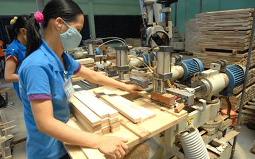 ปรับลดภาษีให้แก่สถานประกอบการ