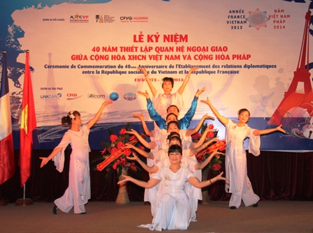 รำลึกครบรอบ 40 ปีการสถาปนาความสัมพันธ์ทางการทูตเวียดนาม – ฝรั่งเศส