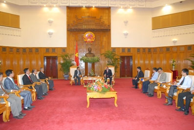 พรรคและรัฐให้ความสำคัญต่อบทบาทของผู้ที่มีสมณศักดิ์และศาสนิกชนทั้งประเทศ