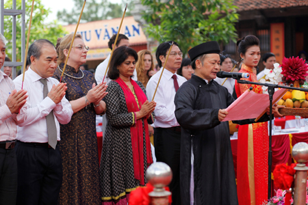 เปิดสัปดาห์แห่งการปฏิบัติเพื่อการศึกษาโลกประจำปี 2013