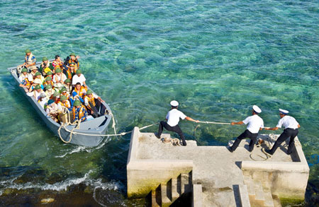 จังหวัด Khánh Hòa จัดงานนิทรรศการเคลื่อนที่เกี่ยวกับหมู่เกาะ Trường Sa