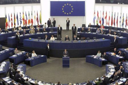 อียูไม่พอใจต่อข่าวการสอดแนมข้อมูลของสหรัฐ