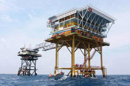 รำลึกครบรอบ 24 ปีการก่อตั้งแท่นตรวจการทางทะเล DK1