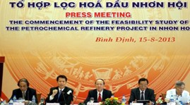 การจัดทำร่างโครงการก่อสร้างโรงกลั่นปิโตรเคมี เญินโฮย