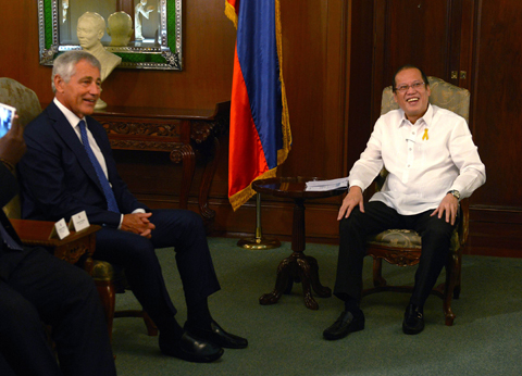 ฟิลิปปินส์และสหรัฐหารือเกี่ยวกับการขยายการปรากฎตัวของกองทัพสหรัฐในฟิลิปปินส์