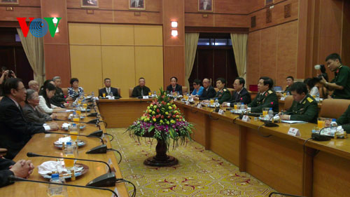 คณะผู้แทนครอบครัวของอดีตที่ปรึกษาทางทหารของจีนเยือนเวียดนาม