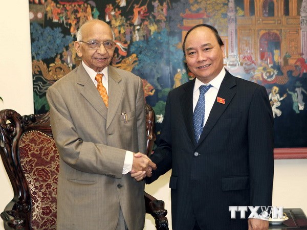 รองนายกรัฐมนตรี เหงวียนซวนฟุก ให้การต้อนรับประธานกิตติมศักดิ์สมาคมนักกฎหมายประชาธิปไตยระหว่างประเทศ