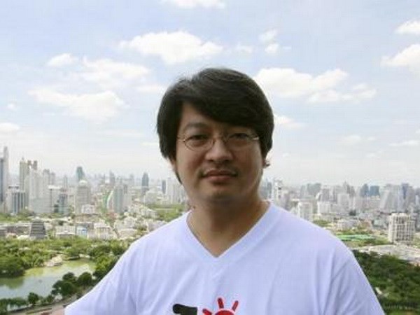 นาย สมบัติ บุญงามอนงค์ บก.ลายจุดถูกกล่าวหาว่า ยุยงปลุกปั่นให้เกิดความวุ่นวาย