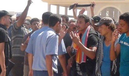 อียิปต์อพยพพลเมืองที่ติดอยู่ในเขตชายแดนระหว่างลิเบียกับตูนิเซีย