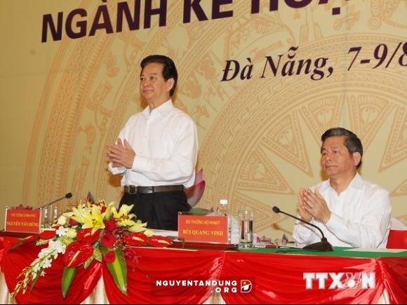 นายกรัฐมนตรี เหงวียนเติ๊นหยุง เข้าร่วมการประชุมของหน่วยงานวางแผนและการลงทุนทั่วประเทศ