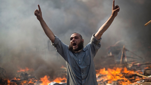 มีผู้เสียชีวิตและได้รับบาดเจ็บหลายสิบคนจากการใช้ความรุนแรงในอียิปต์