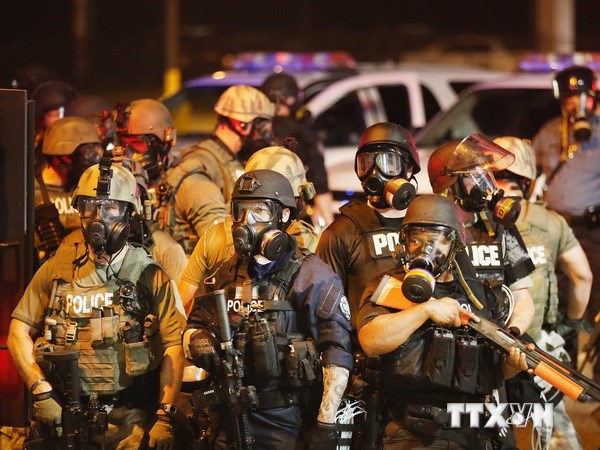 กองกำลังพิทักษ์มาตุภูมิแห่งชาติสหรัฐถอนทหารออกจากเมืองเฟอร์กูสัน