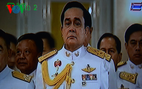 พระบาทสมเด็จพระเจ้าอยู่หัวมีพระบรมราชโองการโปรดเกล้าโปรดกระหม่อมแต่งตั้งรัฐมนตรีเฉพาะกาล