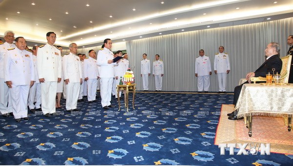 คณะรัฐมนตรีชุดใหม่ของไทยเข้าพิธีถวายสัตย์ปฏิญาณตนต่อองค์พระบาทสมเด็จพระเจ้าอยู่หัว