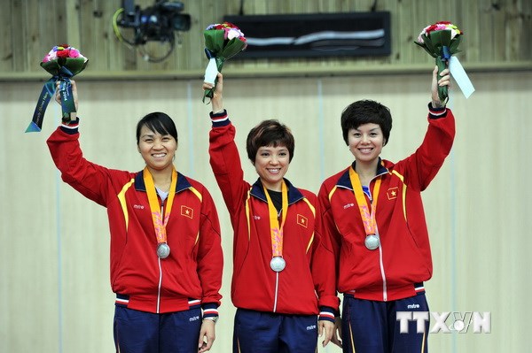 คณะนักกีฬาเวียดนามคว้าเหรียญรางวัลประเภทยิงปืนและว่ายนํ้าในการการแข่งขันกีฬาเอเชี่ยนเกมส์ครั้งที่ 17