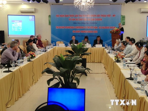 การเสวนาในหัวข้อ “การทูตประชาชนในความสัมพันธ์ระหว่างเวียดนามกับสหรัฐ”