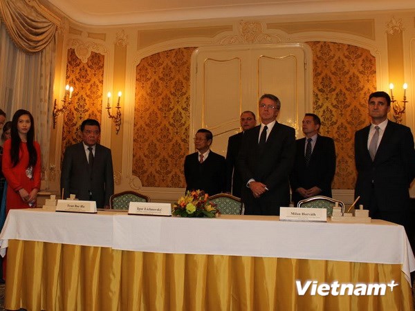 กระชับความร่วมมือและการลงทุนระหว่างสโลวาเกีย ลาวและเวียดนาม