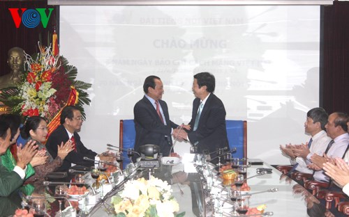 กิจกรรมต่างๆเพื่อฉลองครบรอบ 90ปีวันหนังสือพิพม์ปฏิวัติเวียดนาม 21 มิถุนายน