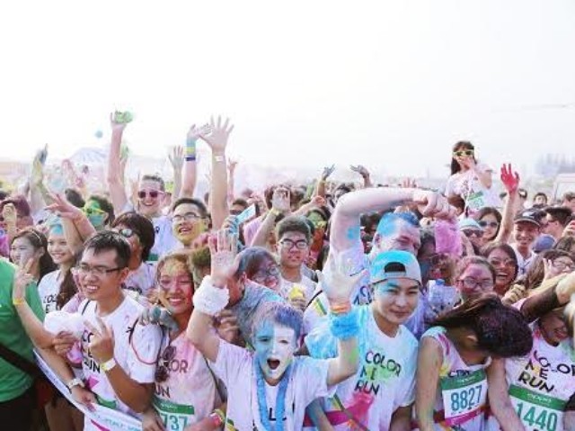 รายการ “ทางวิ่งแห่งสีสัน”