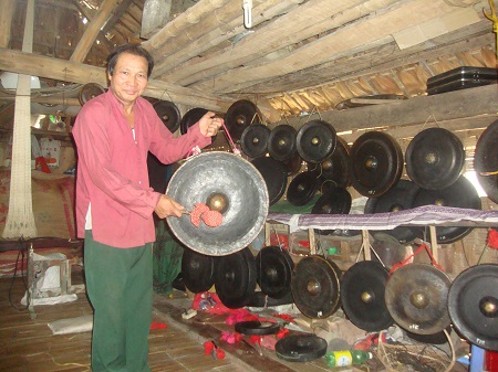 ชนเผ่าเหมื่องหว่าบิ่งนห์อนุรักษ์ฆ้อง