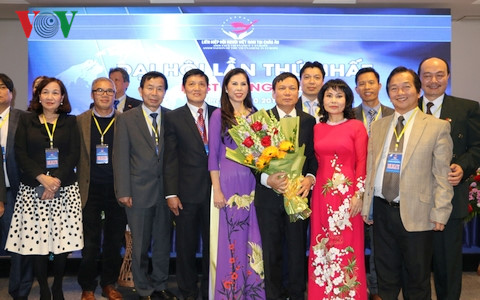 จัดตั้งสหพันธ์สมาคมชาวเวียดนามในยุโรป