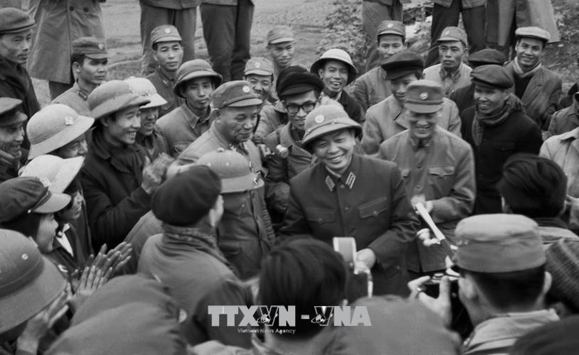 รายการศิลปะ “บทเพลงแห่งอมตะเกี่ยวกับพลเอกหวอเงวียนย้าป”