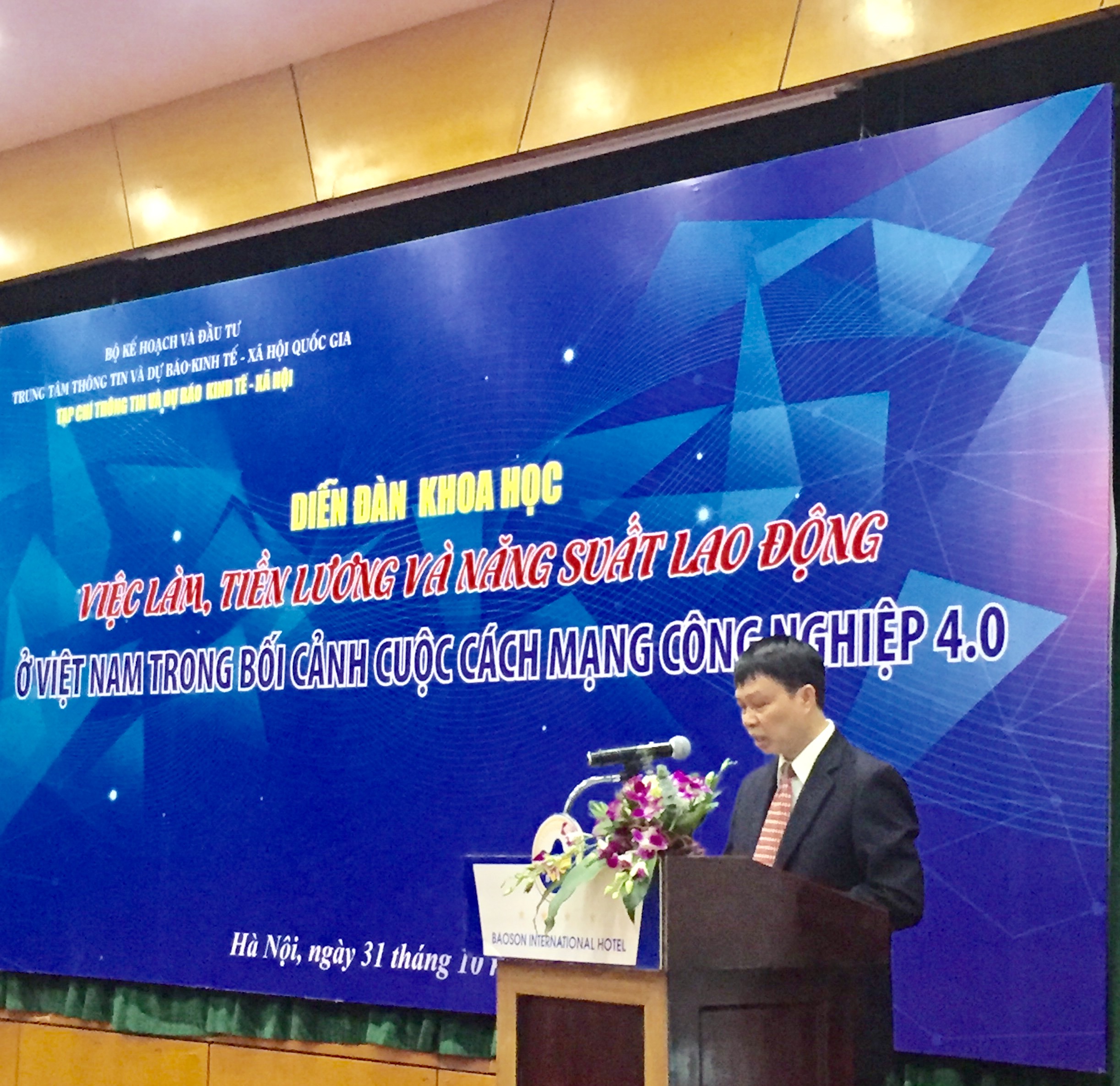 ฟอรั่ม “งานทำ ค่าจ้างและผลผลิตของแรงงานเวียดนามท่ามกลางการปฏิวัติอุตสาหกรรม4.0”