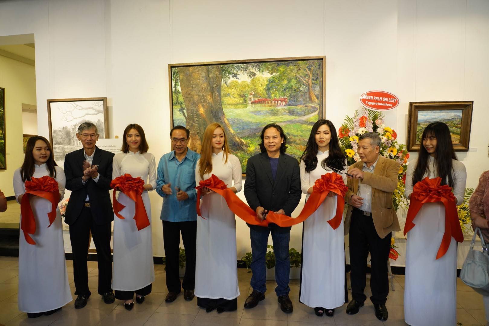 งานนิทรรศการ “แสงจากเงา”-ความงามของเวียดนามจากมุมมองจิตรกรไทย