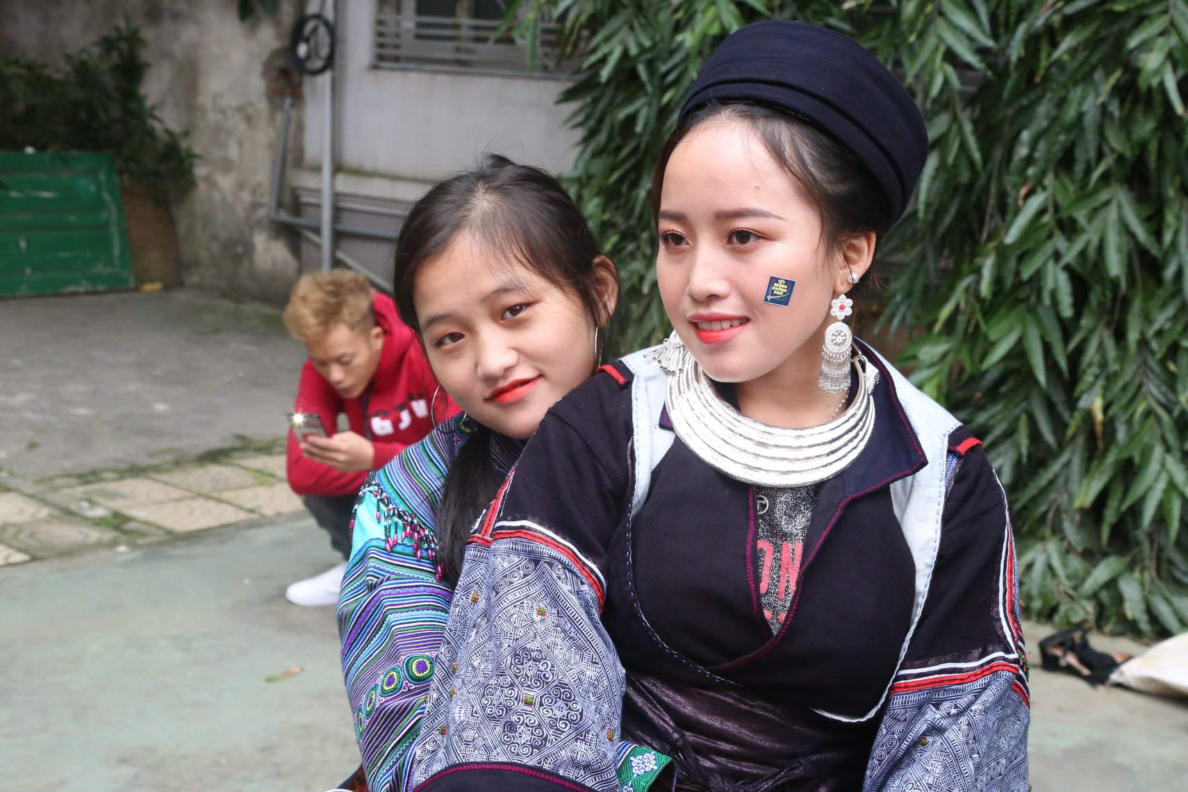 นักศึกษาชาวม้งในกรุงฮานอยอนุรักษ์เอกลักษณ์วัฒนธรรมของชนเผ่าตน