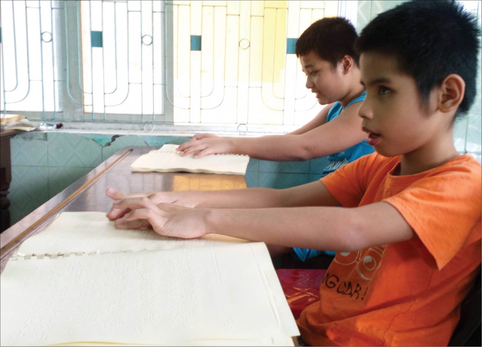 แก้ไขปัญหาต่างๆเพื่อสนับสนุนคนตาบอดเวียดนามพยายามฟันฝ่าอุปสรรคในชีวิต