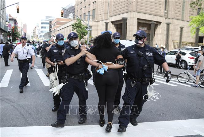 ทำเนียบขาวเรียกร้องให้ฟื้นฟูความเป็นระเบียบเรียบร้อยและกฎหมายในทั่วประเทศ