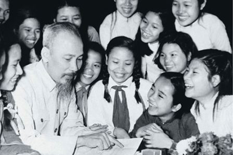 ประธานโฮจิมินห์สถิตในดวงใจชาวเวียดนามนิรันดร์