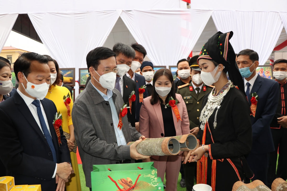 ผู้นำพรรคเข้าร่วมวันงานมหาสามัคคีชนในชาติในท้องถิ่นต่างๆ