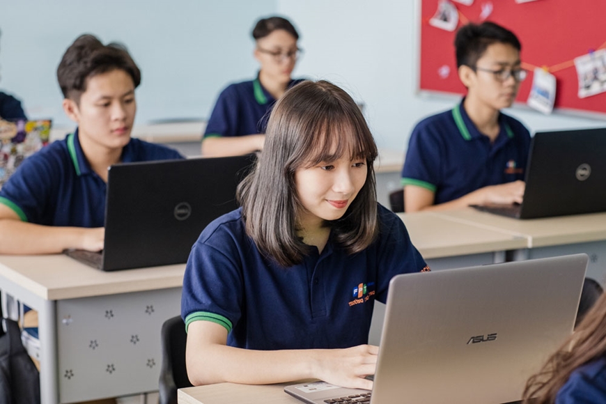 การพัฒนาด้านดิจิทัลในการศึกษาและฝึกอบรม