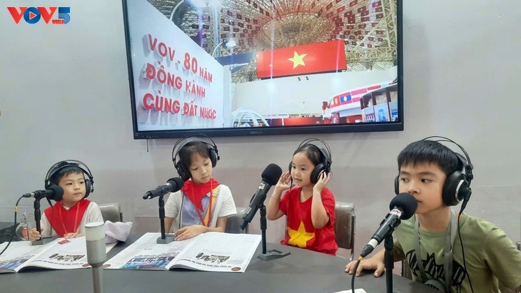 “เสียงพูดของมาตุภูมิ 80 ปี การก่อตั้งสถานีวิทยุเวียดนาม”