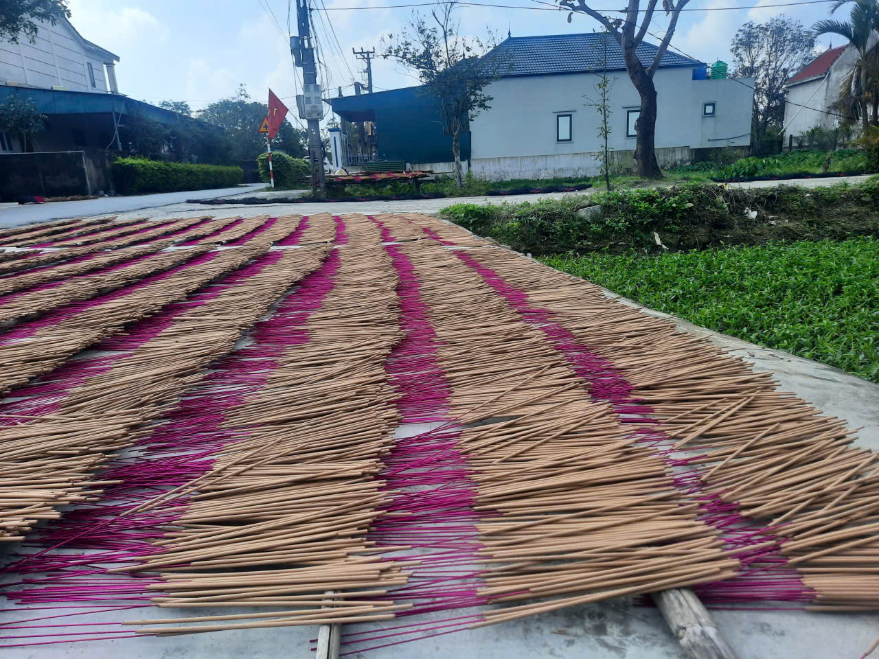 หมู่บ้านทำธูปบ๊าวเอินในช่วงใกล้ตรุษเต๊ต