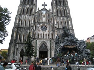 Cristianos vietnamitas marchan con el desarrollo nacional