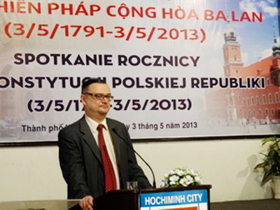 Celebran en Ciudad Ho Chi Minh el día de la Constitución de Polonia