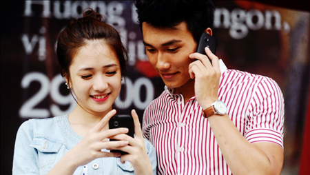 En aumento demandas de smartphones entre los jóvenes vietnamitas